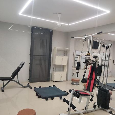 Restel Studio Flats Haiderabad Buitenkant foto
