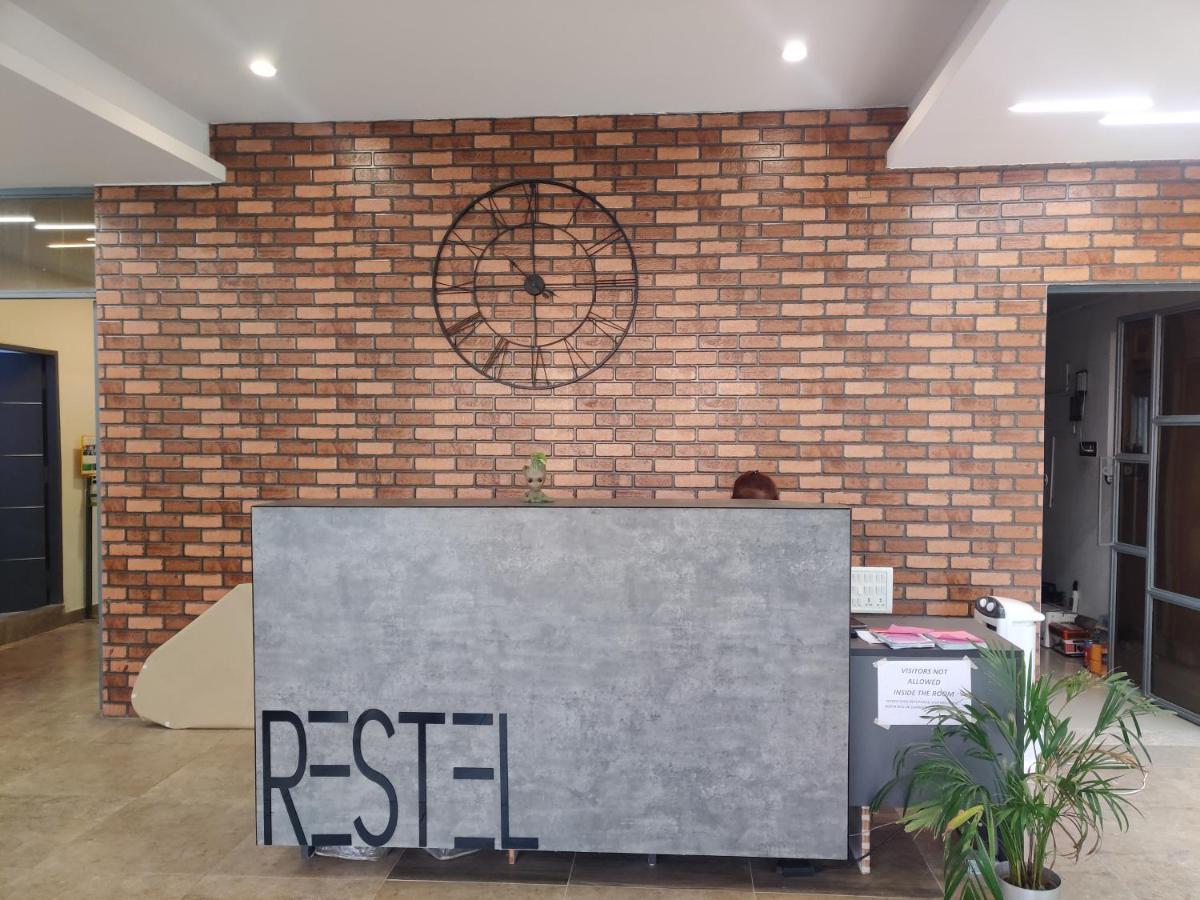 Restel Studio Flats Haiderabad Buitenkant foto