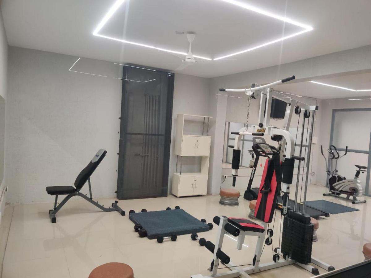 Restel Studio Flats Haiderabad Buitenkant foto